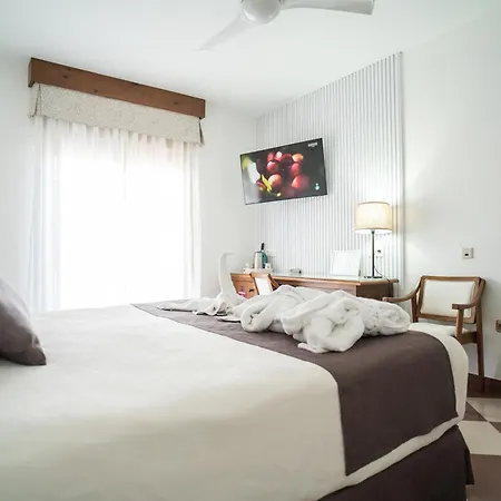Hotel Avenida Tropical By Bossh!